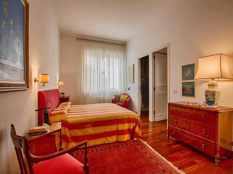 Bourgeois apartment in the historic centre - 7