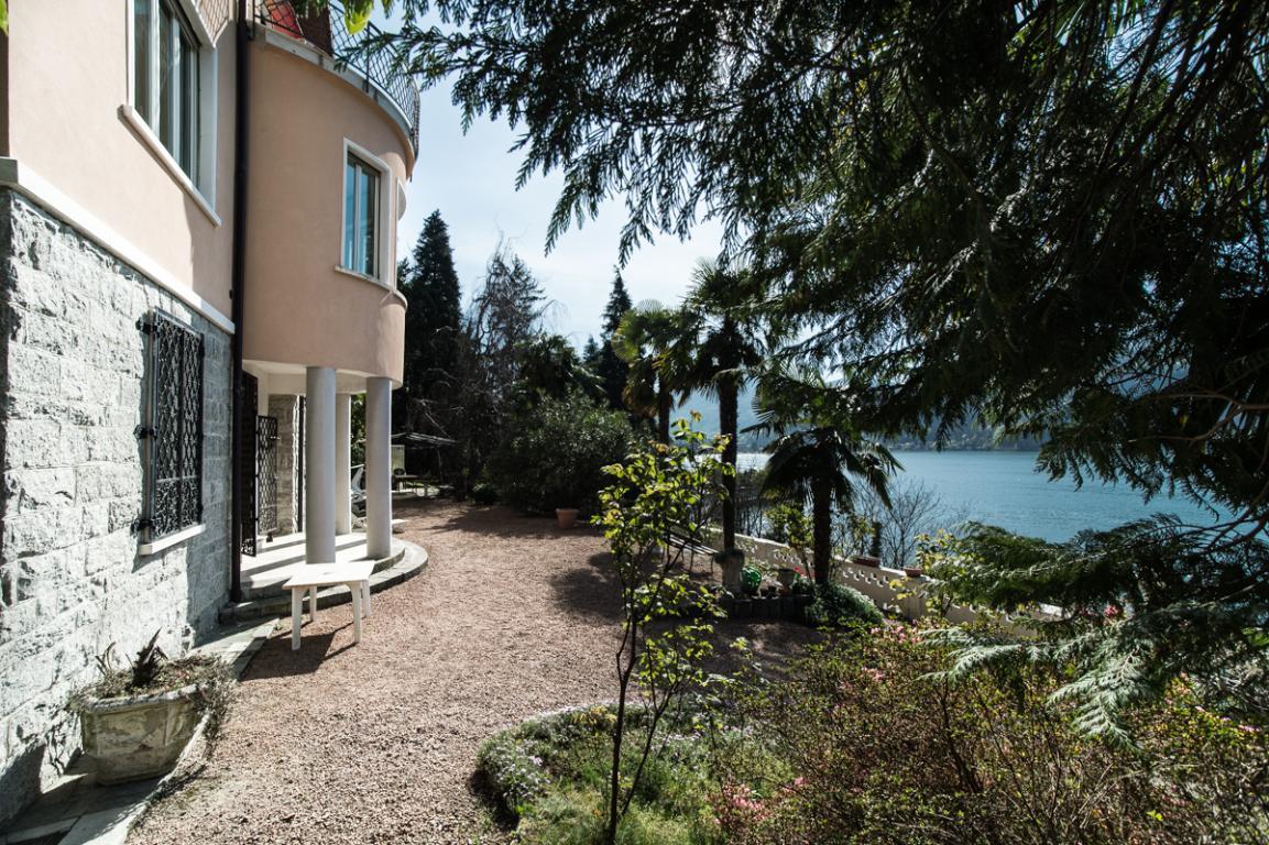 Splendida proprietà affacciata sul lago di Lugano con meravigliosa vista panoramica - 2