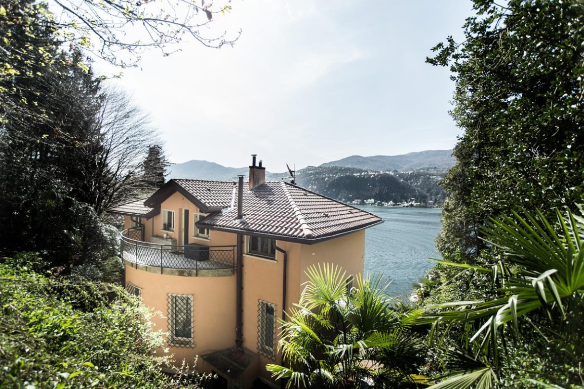 Splendida proprietà affacciata sul lago di Lugano con meravigliosa vista panoramica - 3