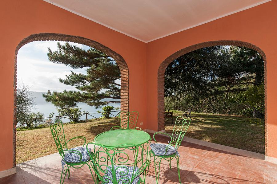 Schöne Villa mit spektakulärem Blick auf den Albano-See - 8