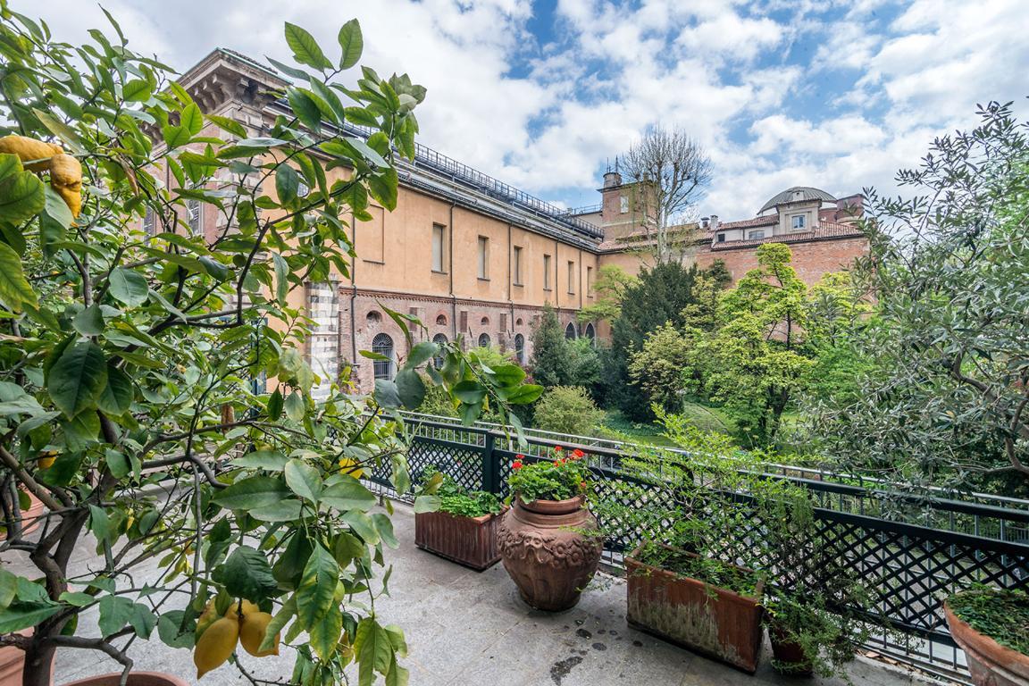 Brera: apartment with view on the Botanical Garden - 13