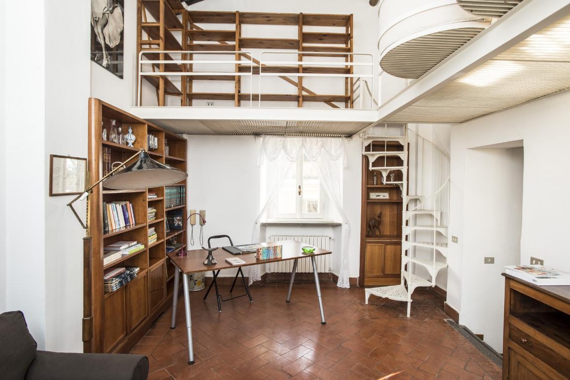Charming apartment in lovely Monti neighborhood - 2