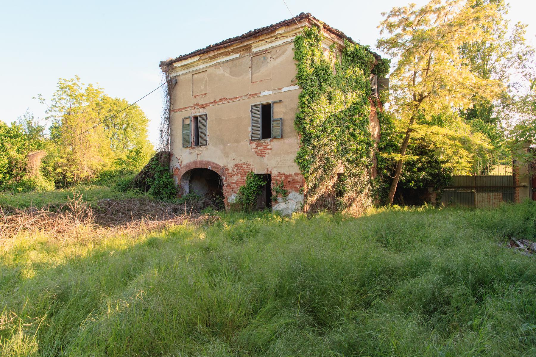 Old Farmhouse in the countryside near Turin - 1
