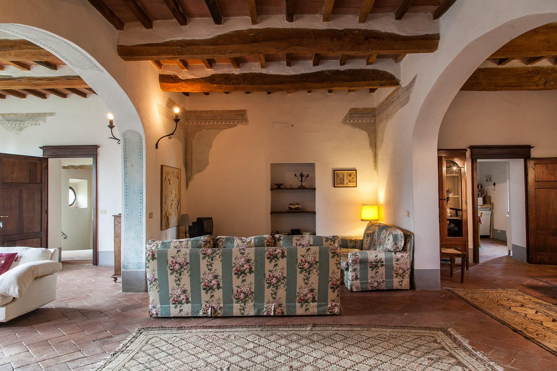 Wunderschöne Villa aus dem 16. Jahrhundert in der Landschaft von Siena - 12