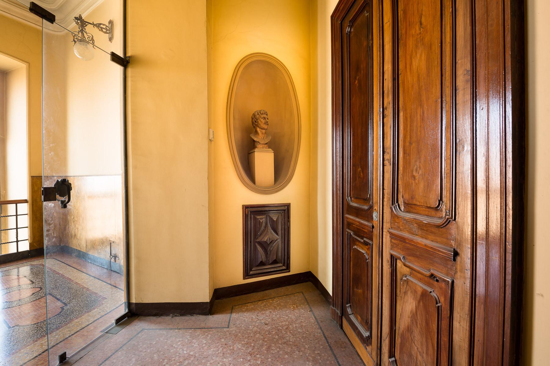 Neo-baroque apartment inside a villa in the center of Turin - 8