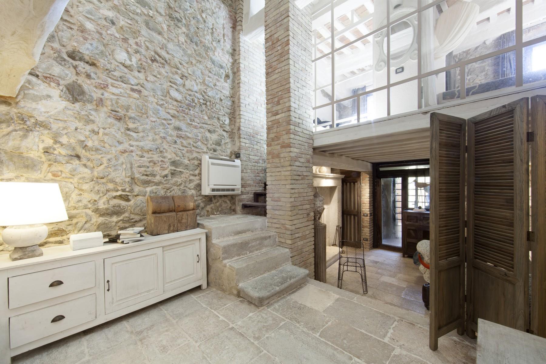 Finely restored apartment in medieval village of Pereta - 7