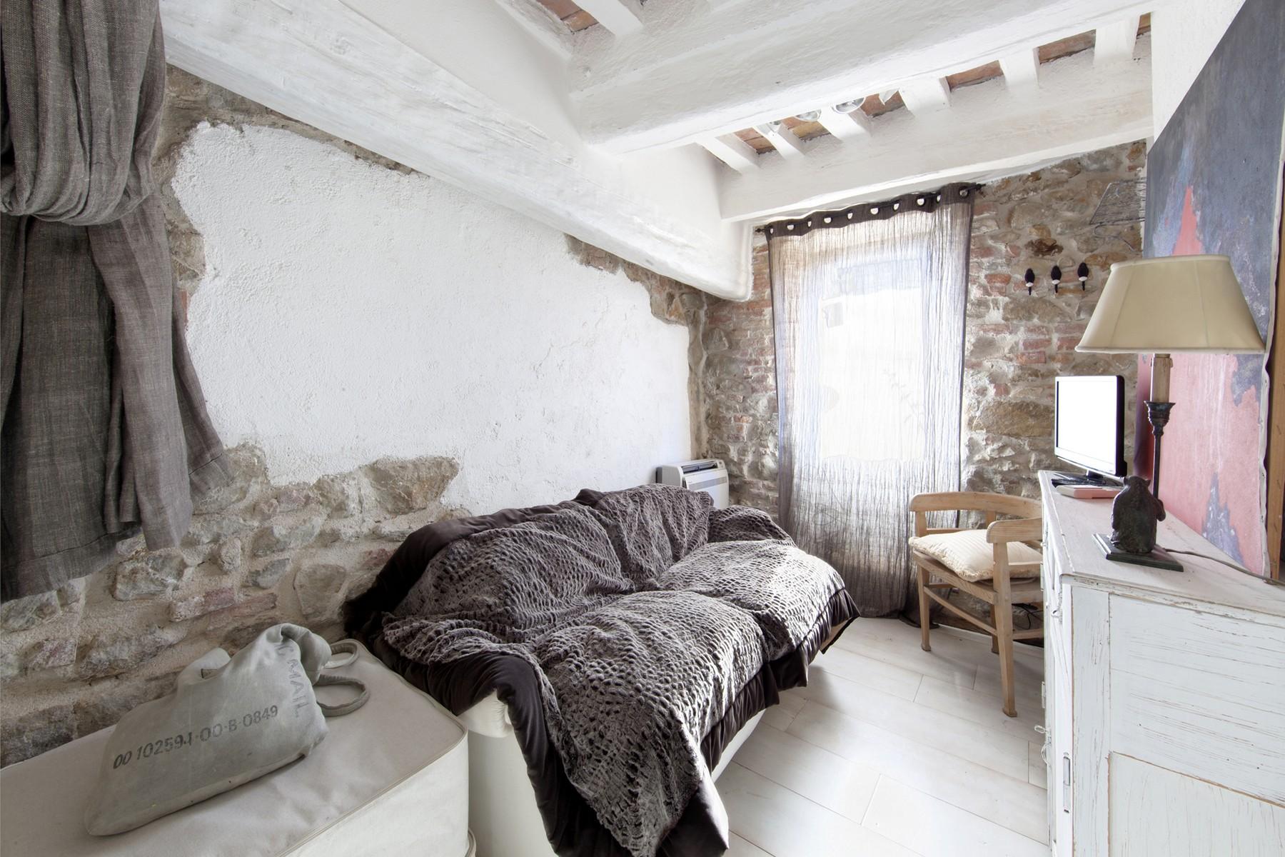 Finely restored apartment in medieval village of Pereta - 9