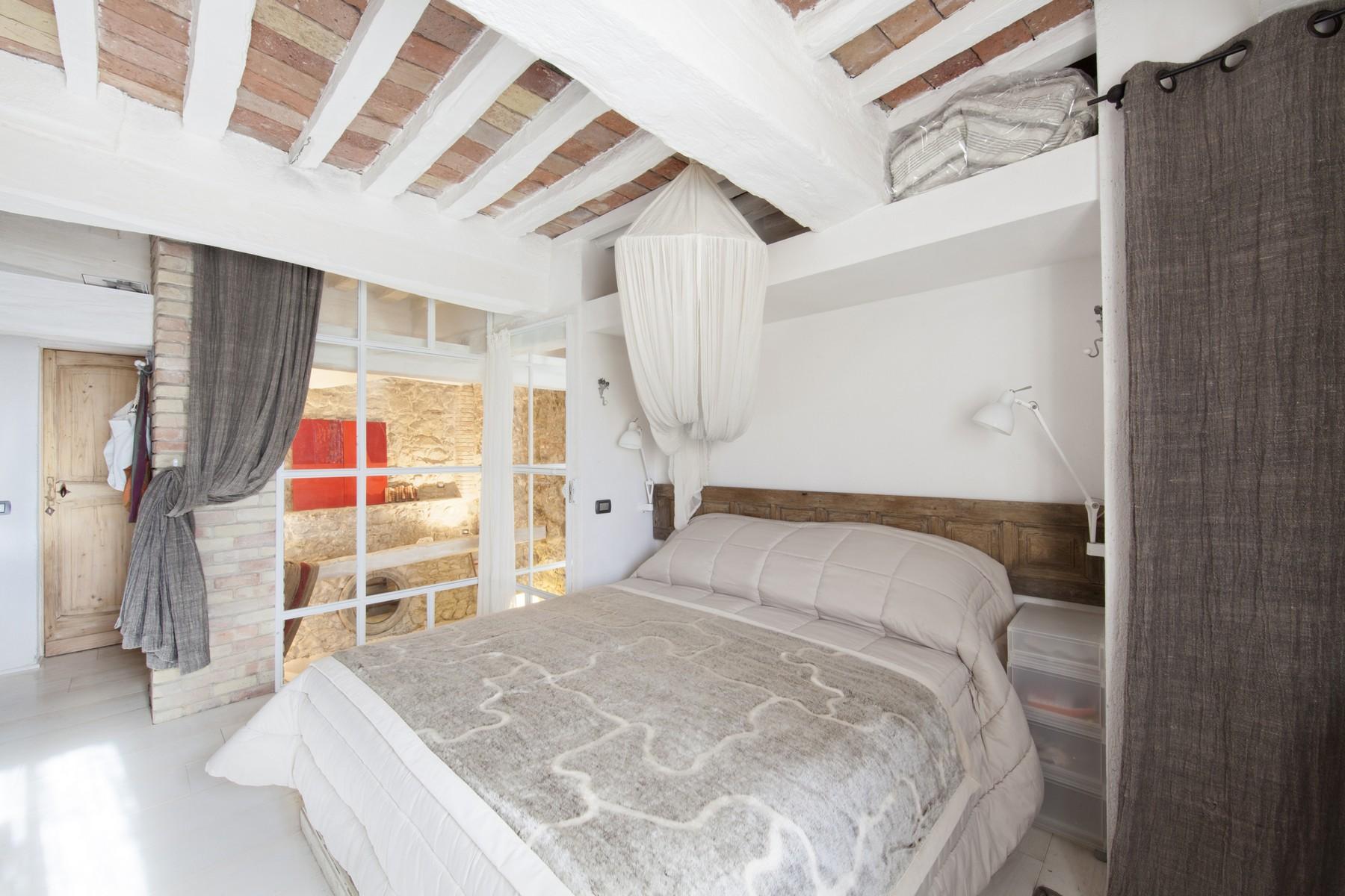 Finely restored apartment in medieval village of Pereta - 13