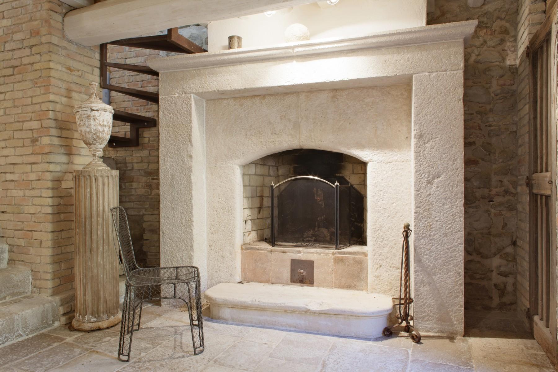 Finely restored apartment in medieval village of Pereta - 16