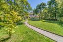 Moderna villa di campagna con immenso giardino verde, in vendita, Agrate Conturbia | Sotheby’s Realty Italy - 4