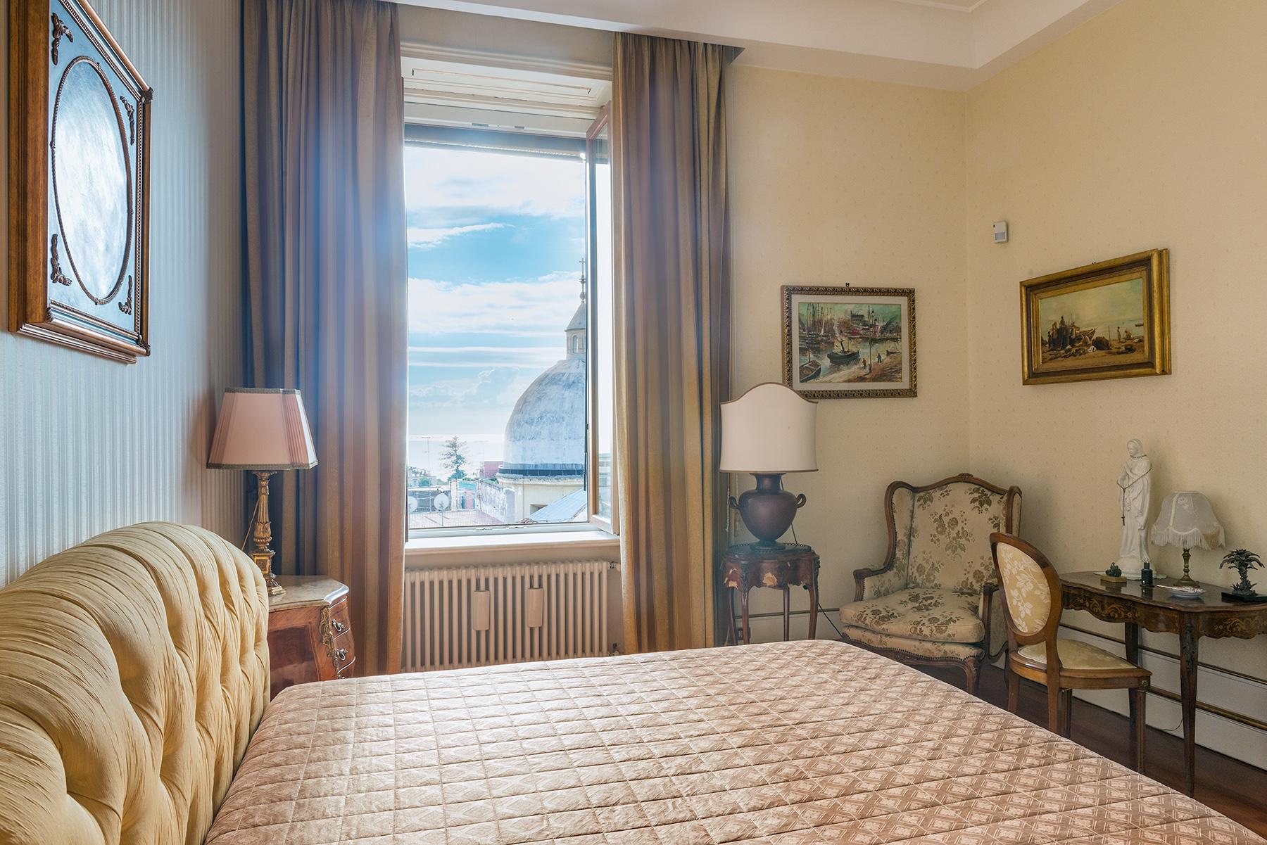 Восхитительные классические апартаменты с видом на море. Неаполь, Италия - 14