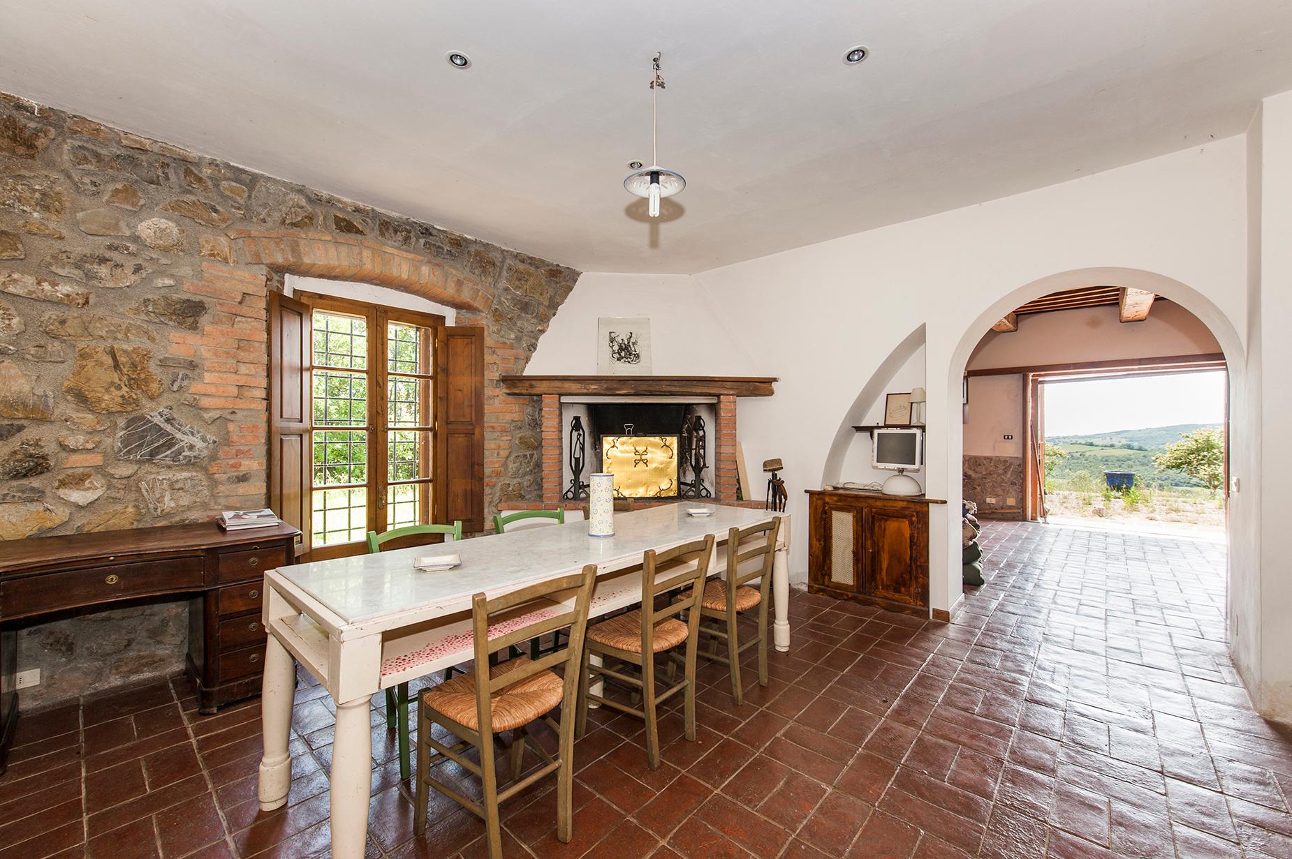 Ancient farmhouse with private land in Maremma - 8