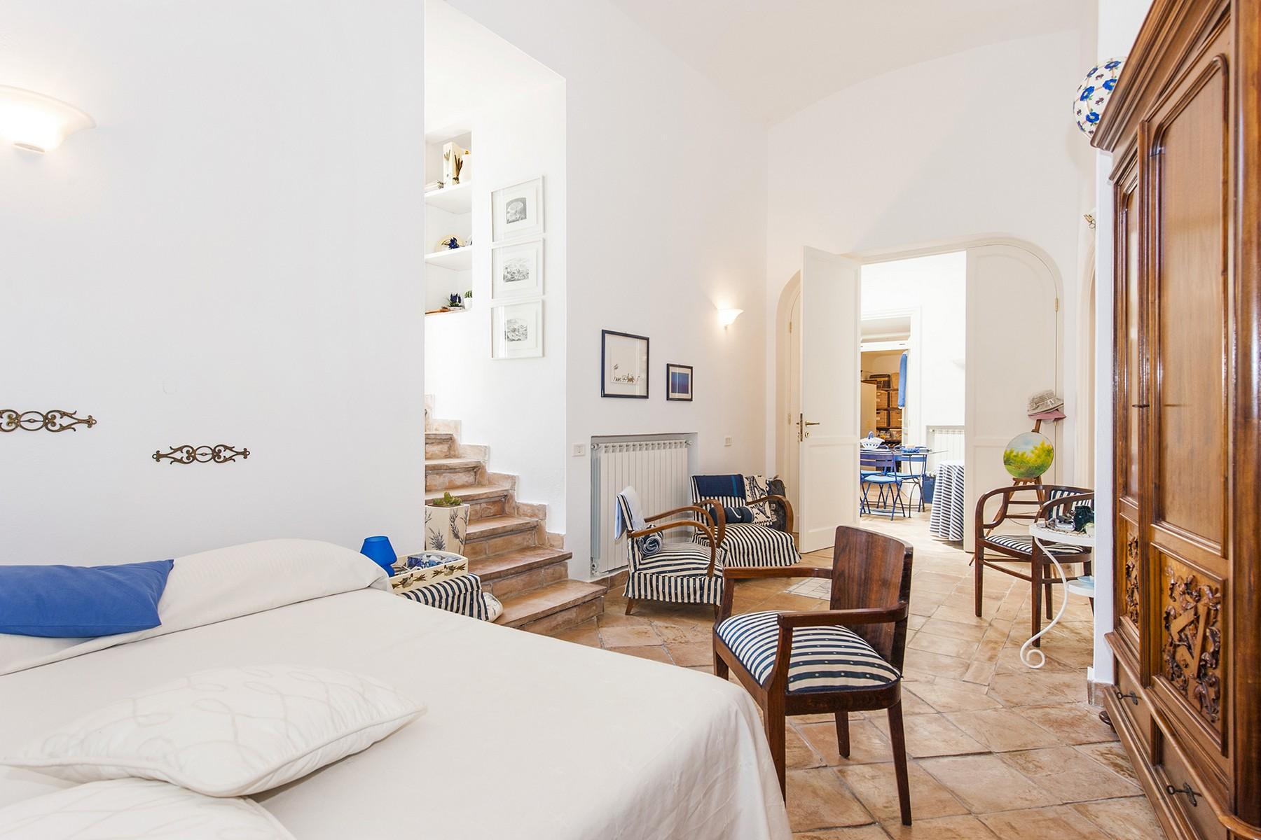 坐落于Ventotene海岛具有地中海风情的别墅 - 11