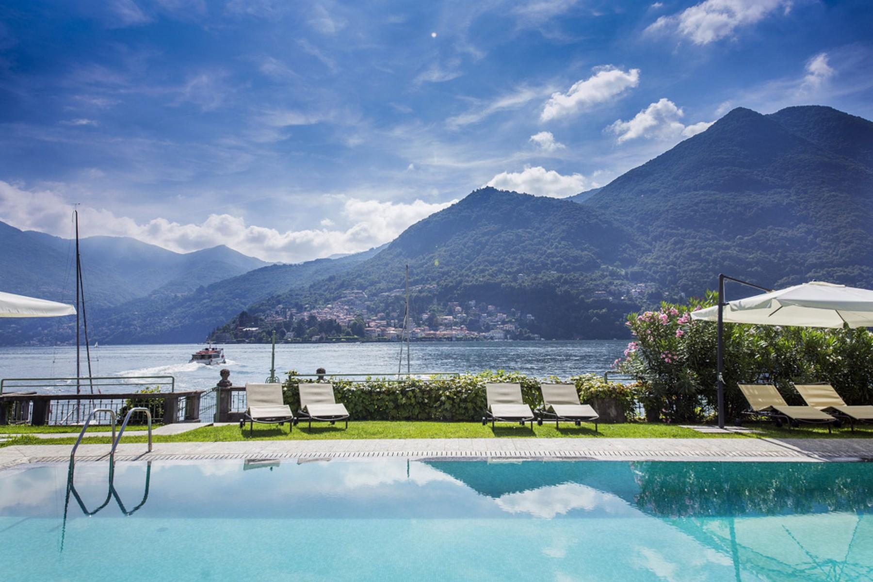 Penthouse au bord du lac dans une prestigieuse villa à Moltrasio appartenant à une célèbrité - 1