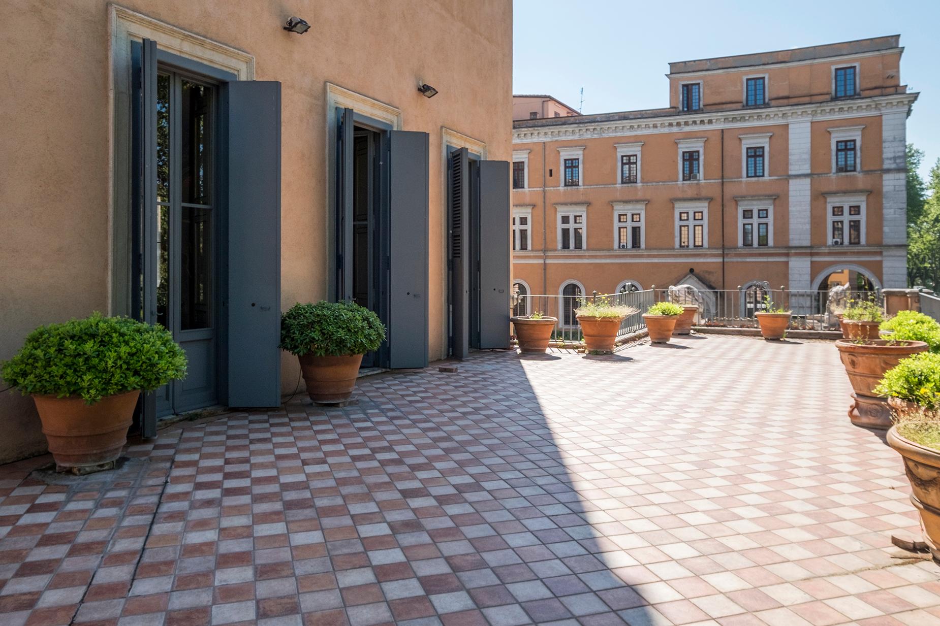 Noble floor apartment in Palazzo Sacchetti, a pearl of the late Renaissance - 12