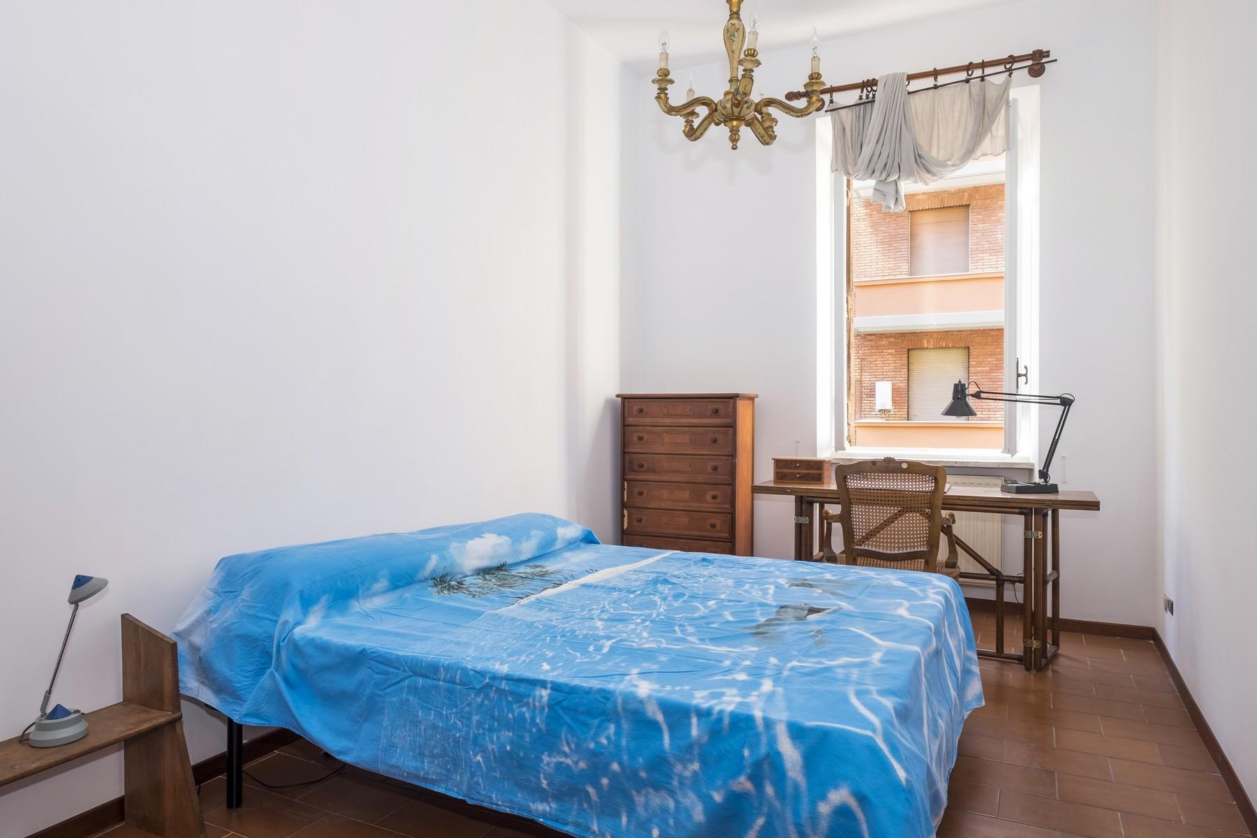 Bright Apartment near Piazzale Annibaliano - 14