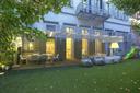 Lussuosa casa con giardino privato e piscina coperta, in vendita, Milano | Sotheby’s Realty Italy - 21