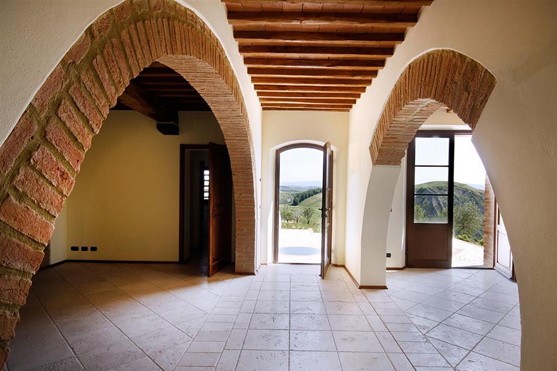 Wunderschönes Bauernhaus mit atemberaubenden Blick auf die Crete Senesi - 8