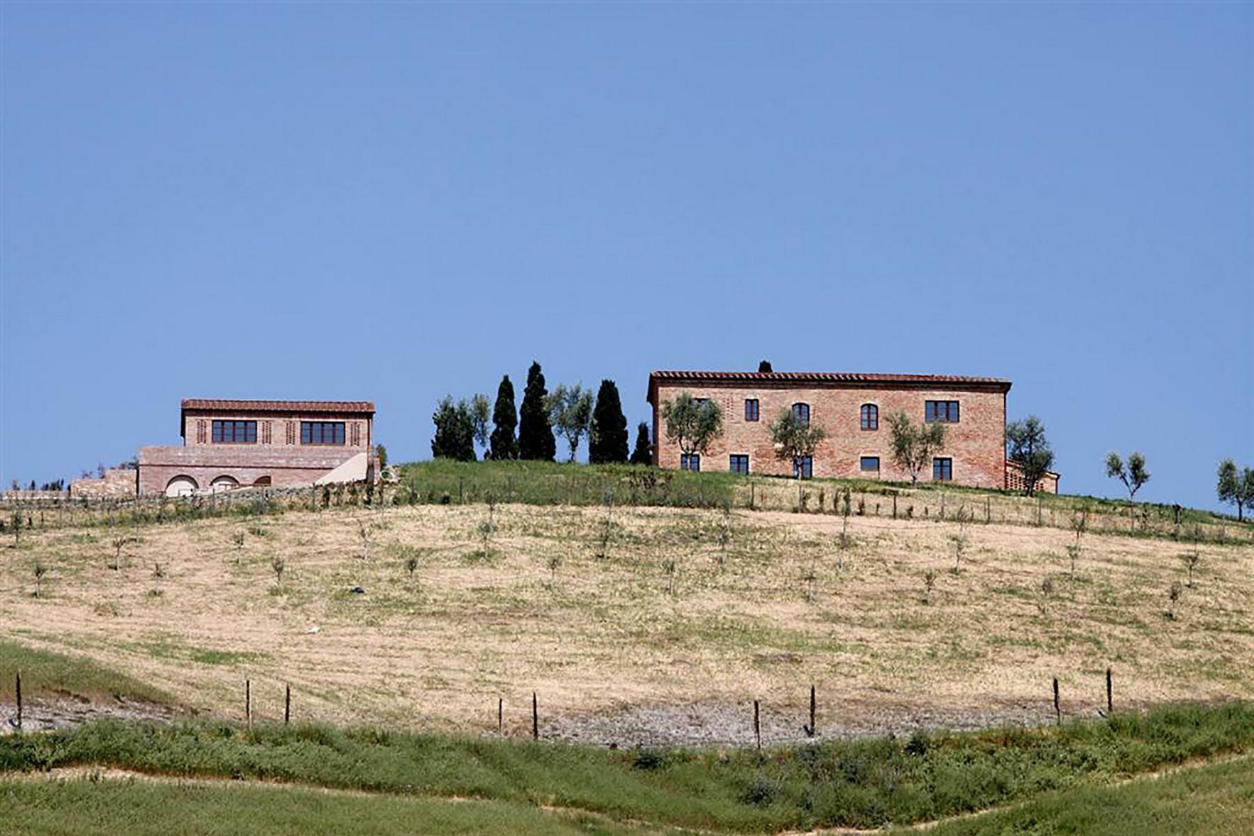 Wunderschönes Bauernhaus mit atemberaubenden Blick auf die Crete Senesi - 10