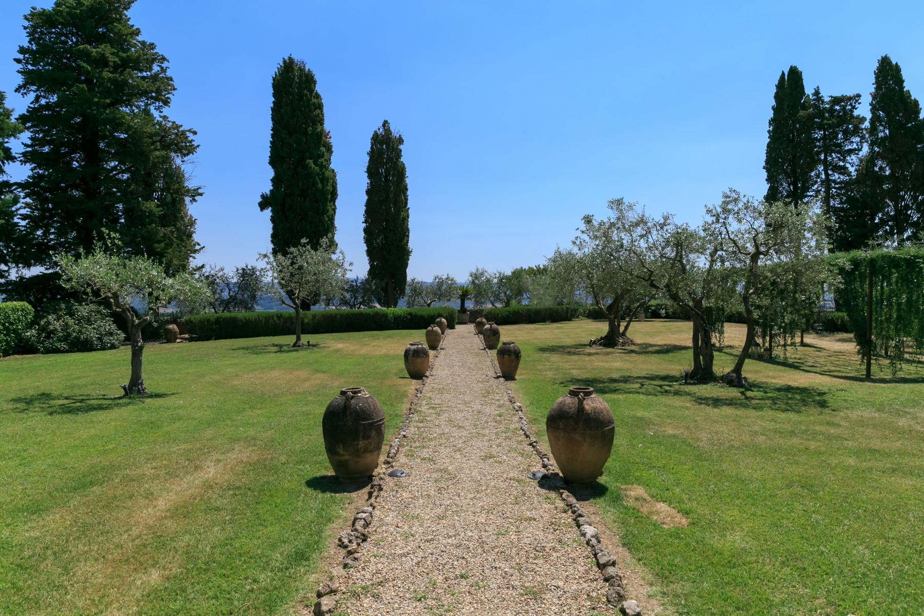 Rocca di Cetona, eine herrliche Villa mit atemberaubendem Blick auf die Landschaft - 26