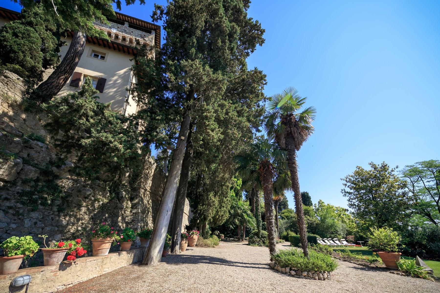 Rocca di Cetona, eine herrliche Villa mit atemberaubendem Blick auf die Landschaft - 29