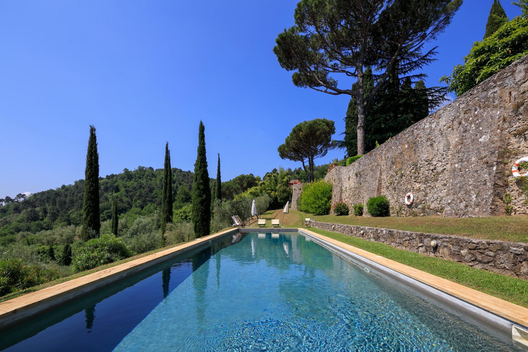 Villa maestosa con piscina costruita su un castello medioevale - 5