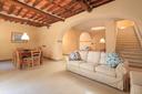 Villa maestosa con piscina costruita su un castello medioevale, in vendita, Lucca | Sotheby’s Realty Italy - 11