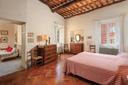 Villa maestosa con piscina costruita su un castello medioevale, in vendita, Lucca | Sotheby’s Realty Italy - 12