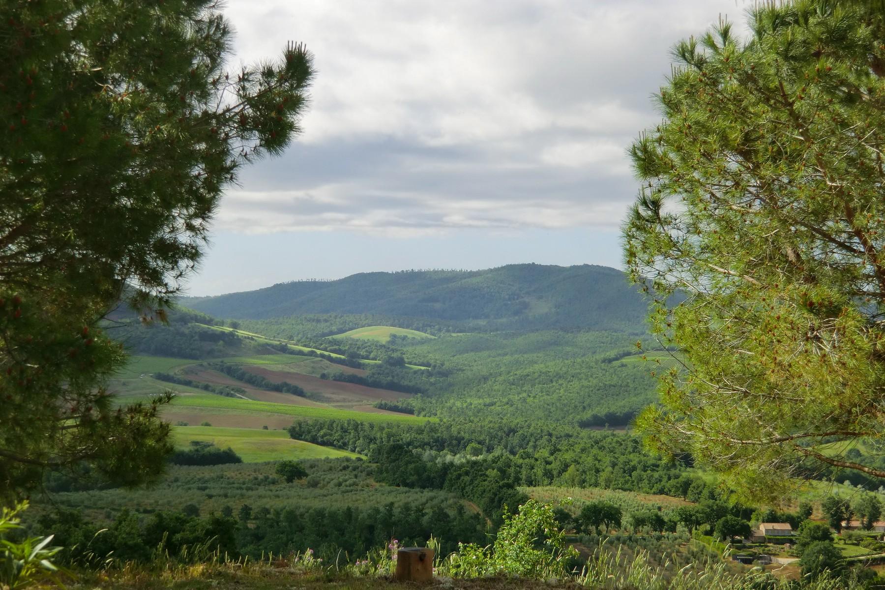 Типичная тосканская вилла с великолепным видом на холмы недалеко от Гроссето, Италия - 11