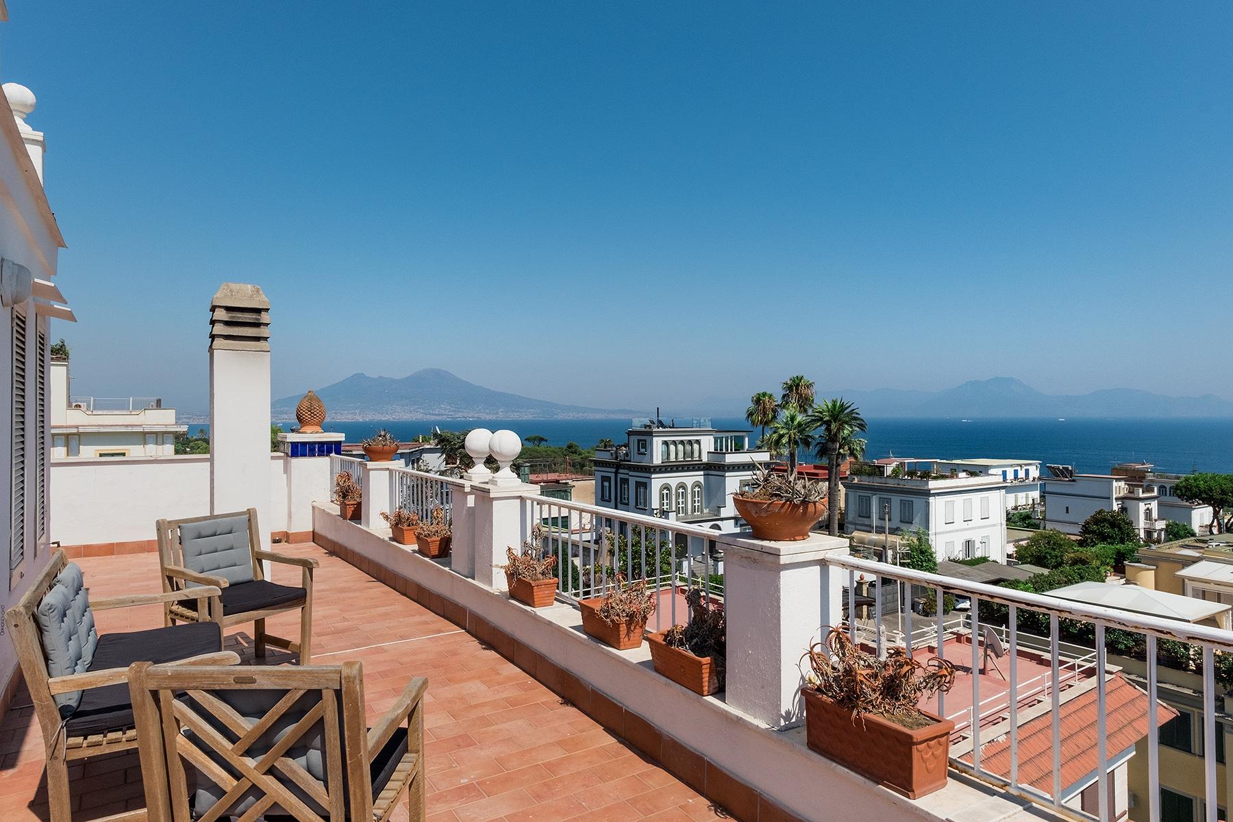 Замечательная вилла с панорамным видом на море в Неаполе, Италия - 2