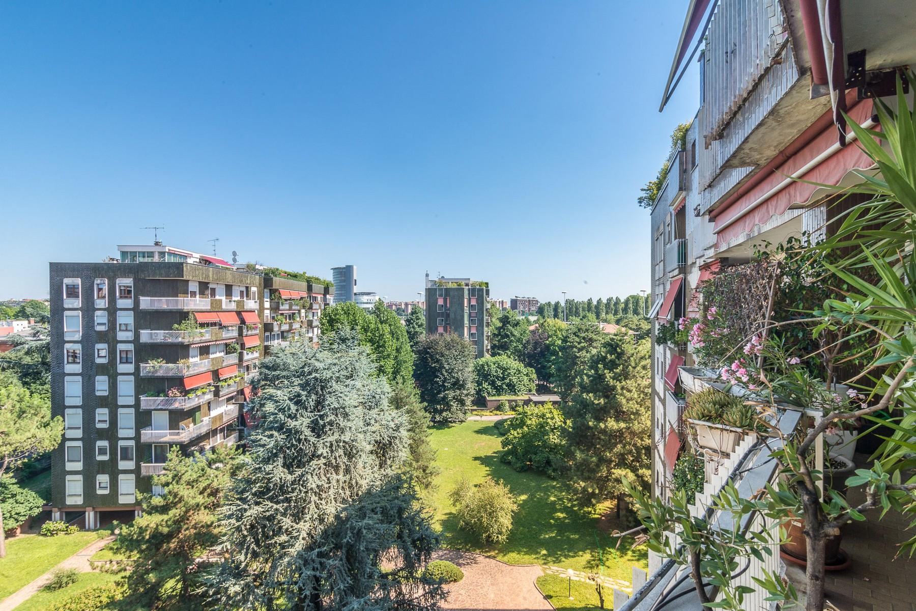 Замечательные апартаменты с террасой и балконом в Милане, Италия - 4