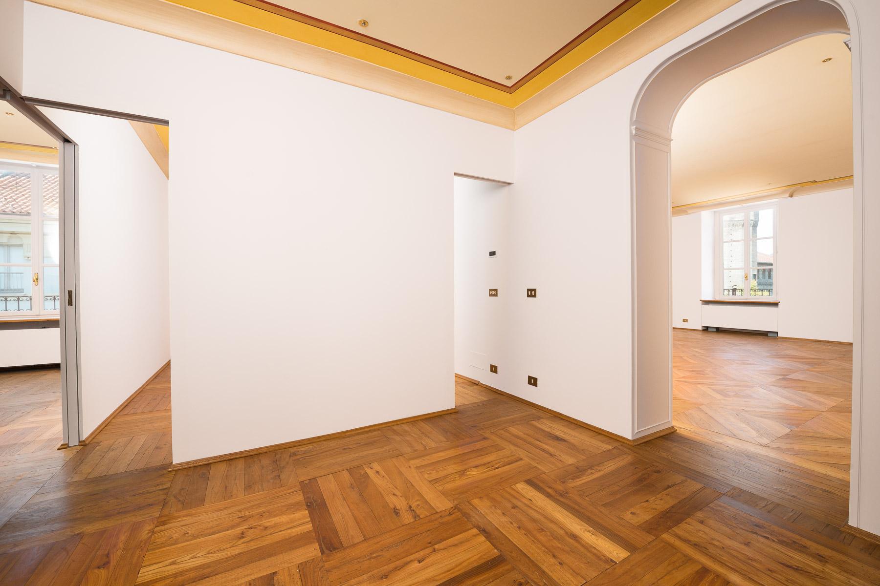 Elegant apartment in Piazza Castello - 9