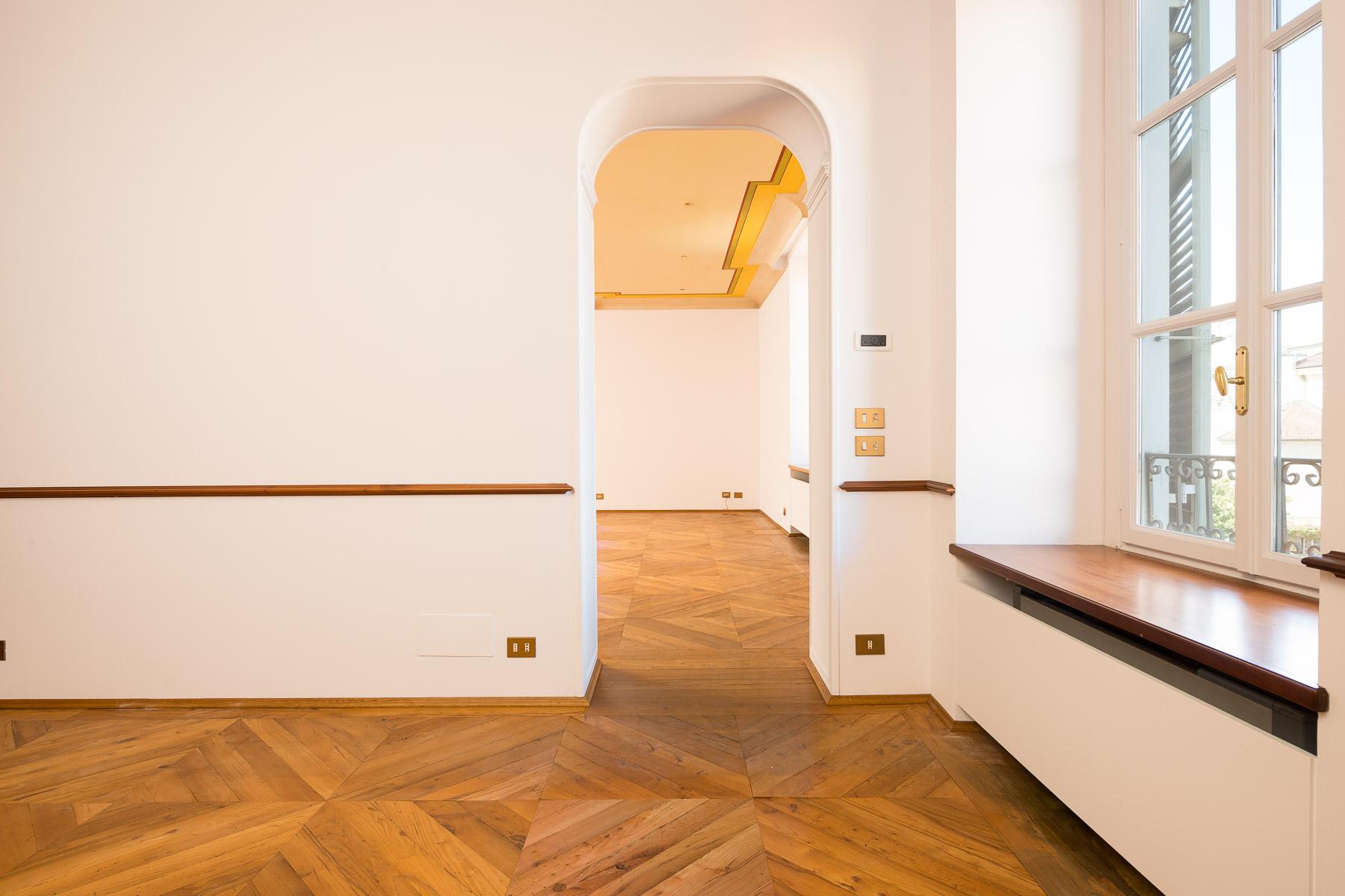 Elegant apartment in Piazza Castello - 11