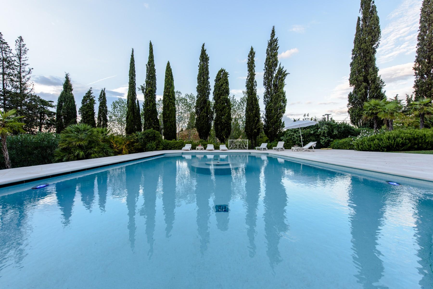 Превосходная флорентийская вилла с бассейном и парком на холмах Кьянти, Италия - 14