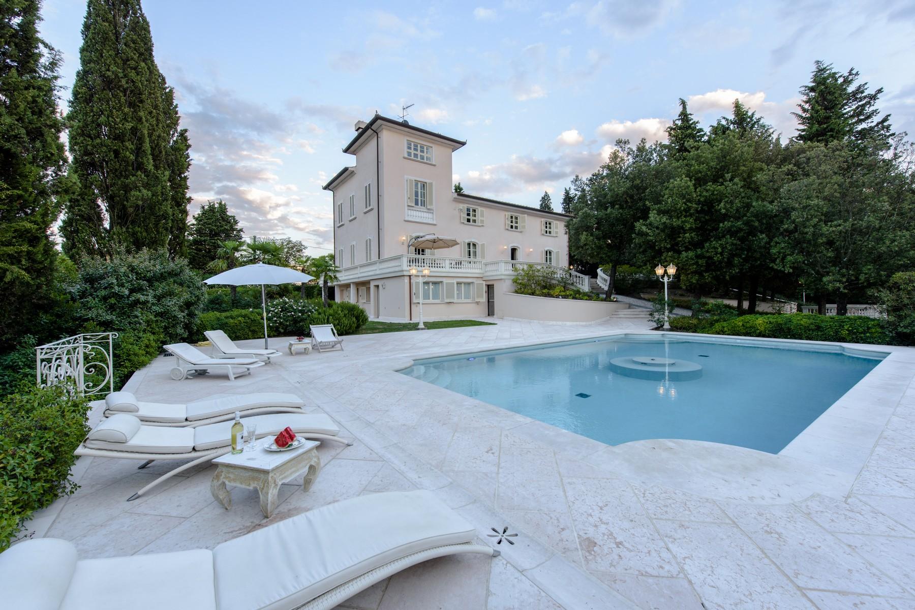 Превосходная флорентийская вилла с бассейном и парком на холмах Кьянти, Италия - 1