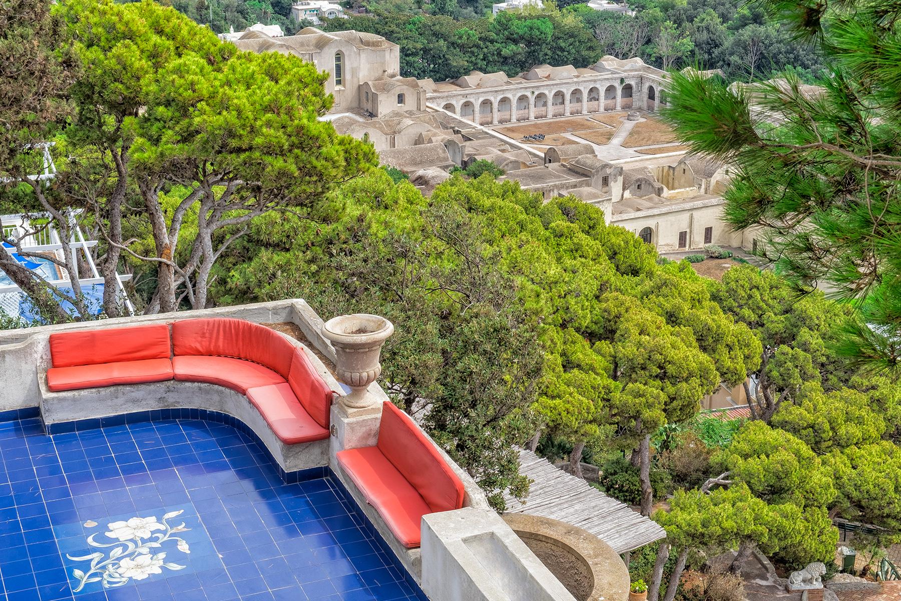 Extraordinary villa with stunning view in Capri - 11