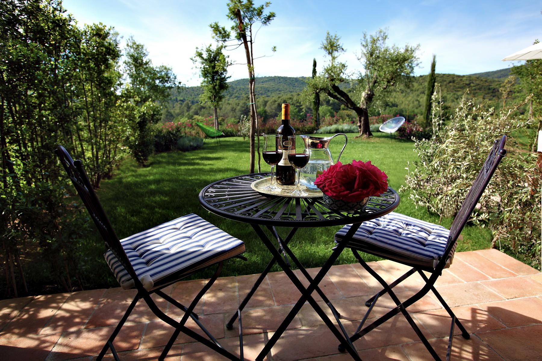 New farmhouses in the Tuscan hills - 10