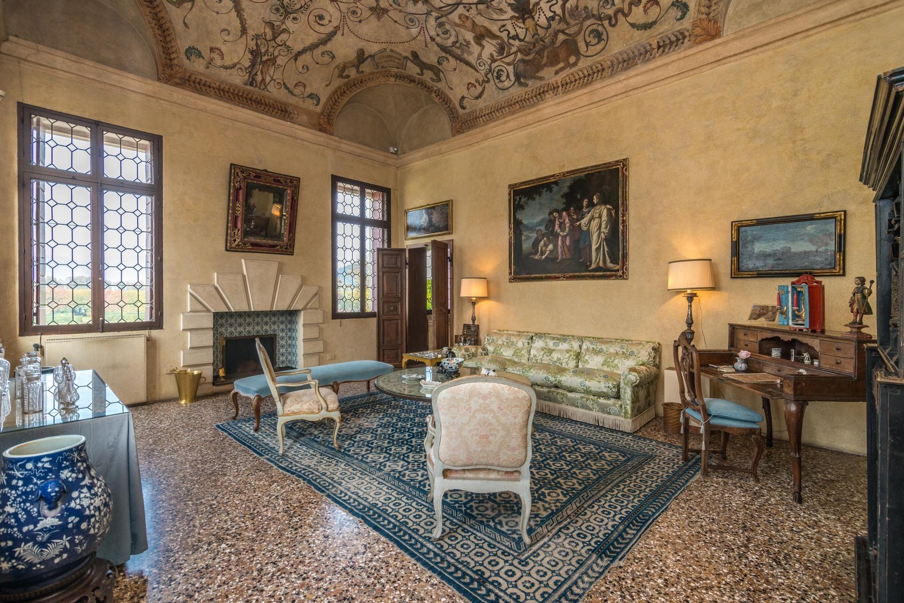 Magnificent villa of historical and artistic value - 9