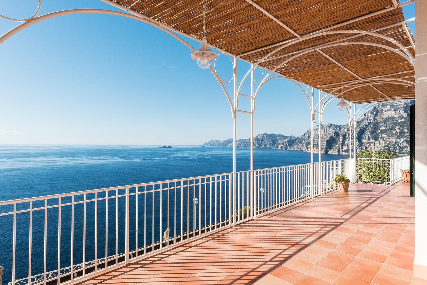 Очаровательная вилла с видом на море на побережье Амальфи, Италия - 3