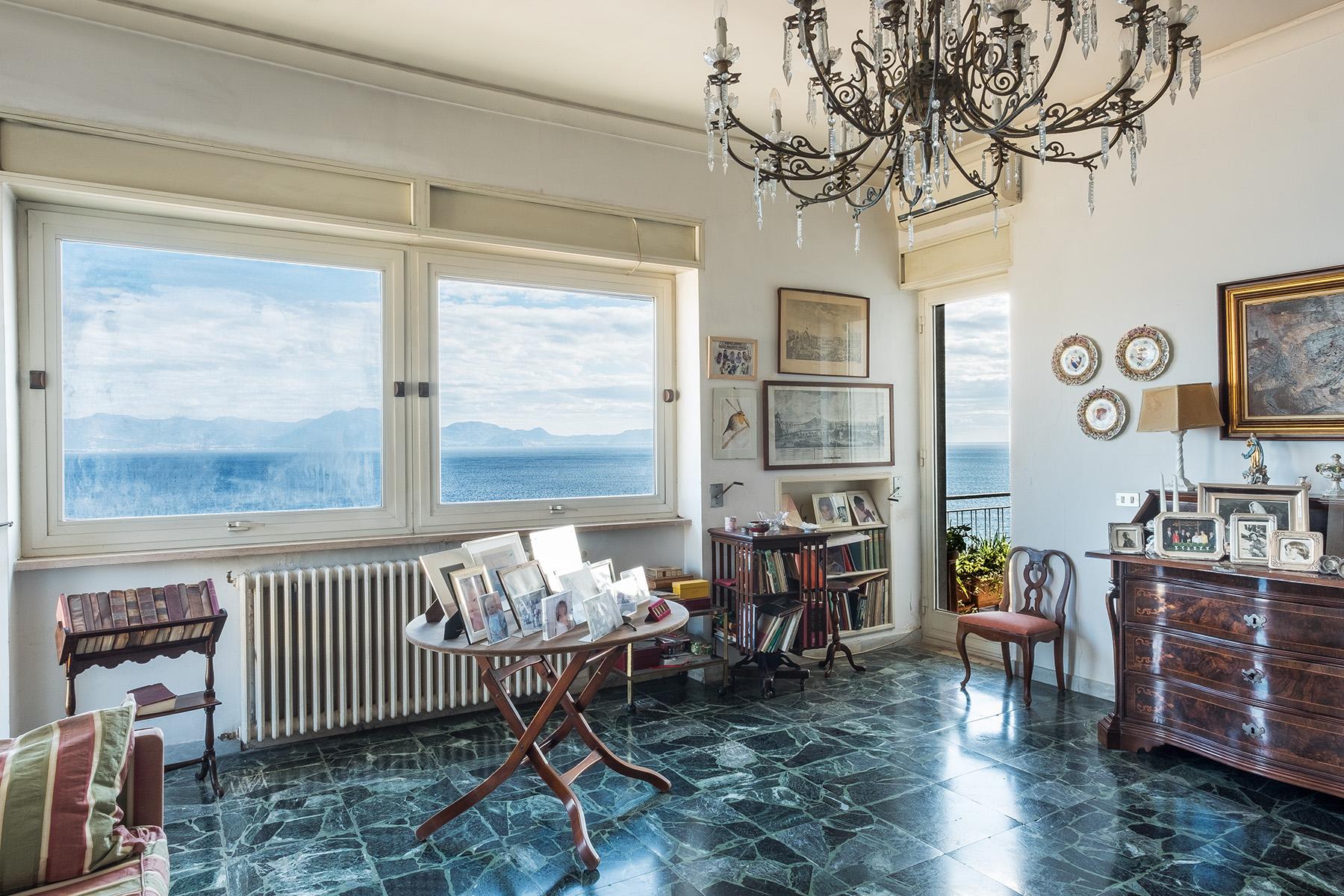 Элегантные апартаменты с большой террасой и видом на залив и горы в Неаполе, Италия - 13