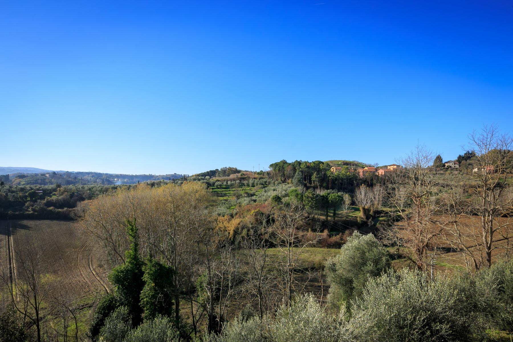 Замечательная вилла с восхитительными видами на долину в окрестностях Пизы, Италия - 13