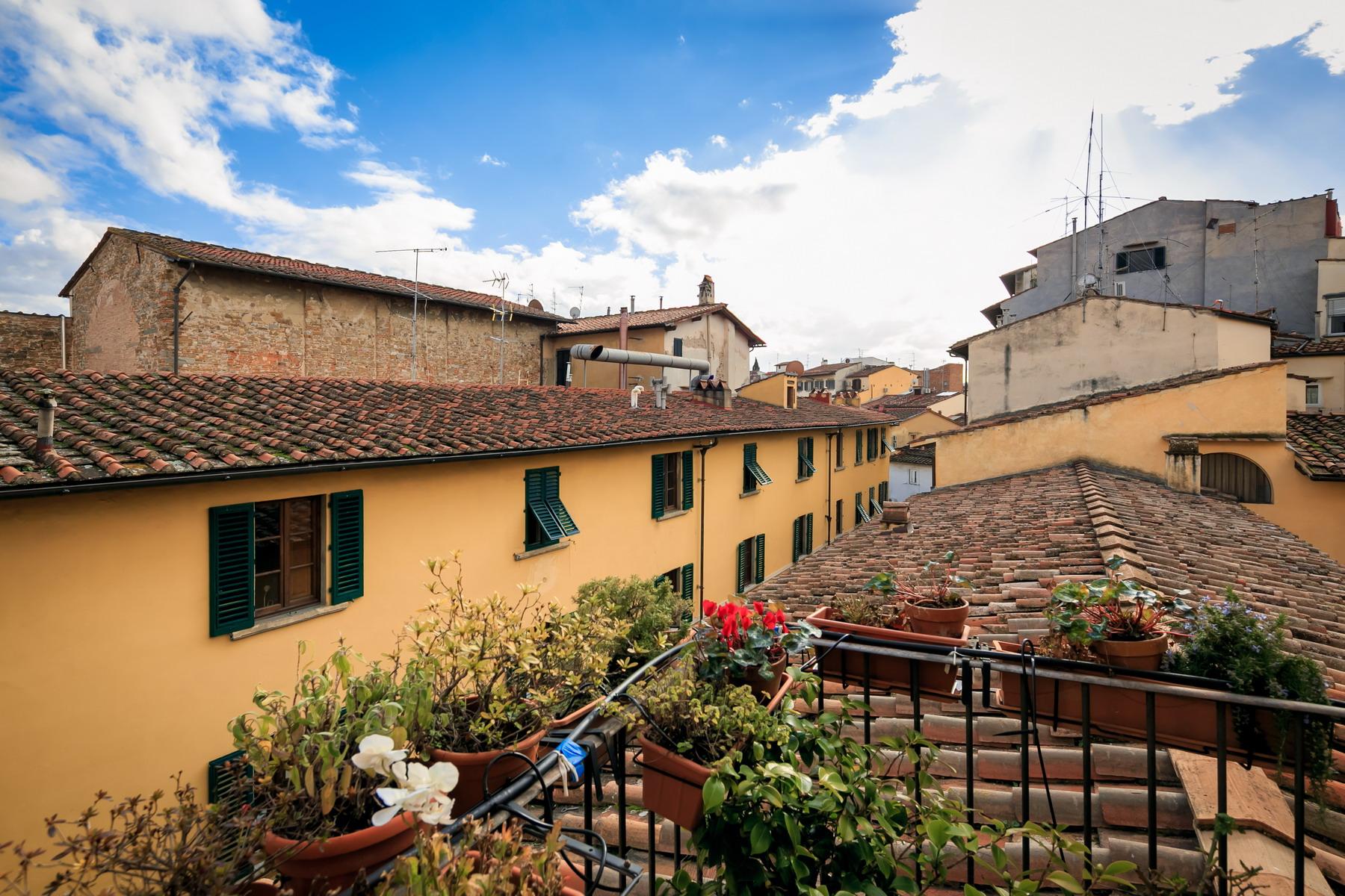 Роскошные апартаменты с балконом в историческом центре Флоренции - 20