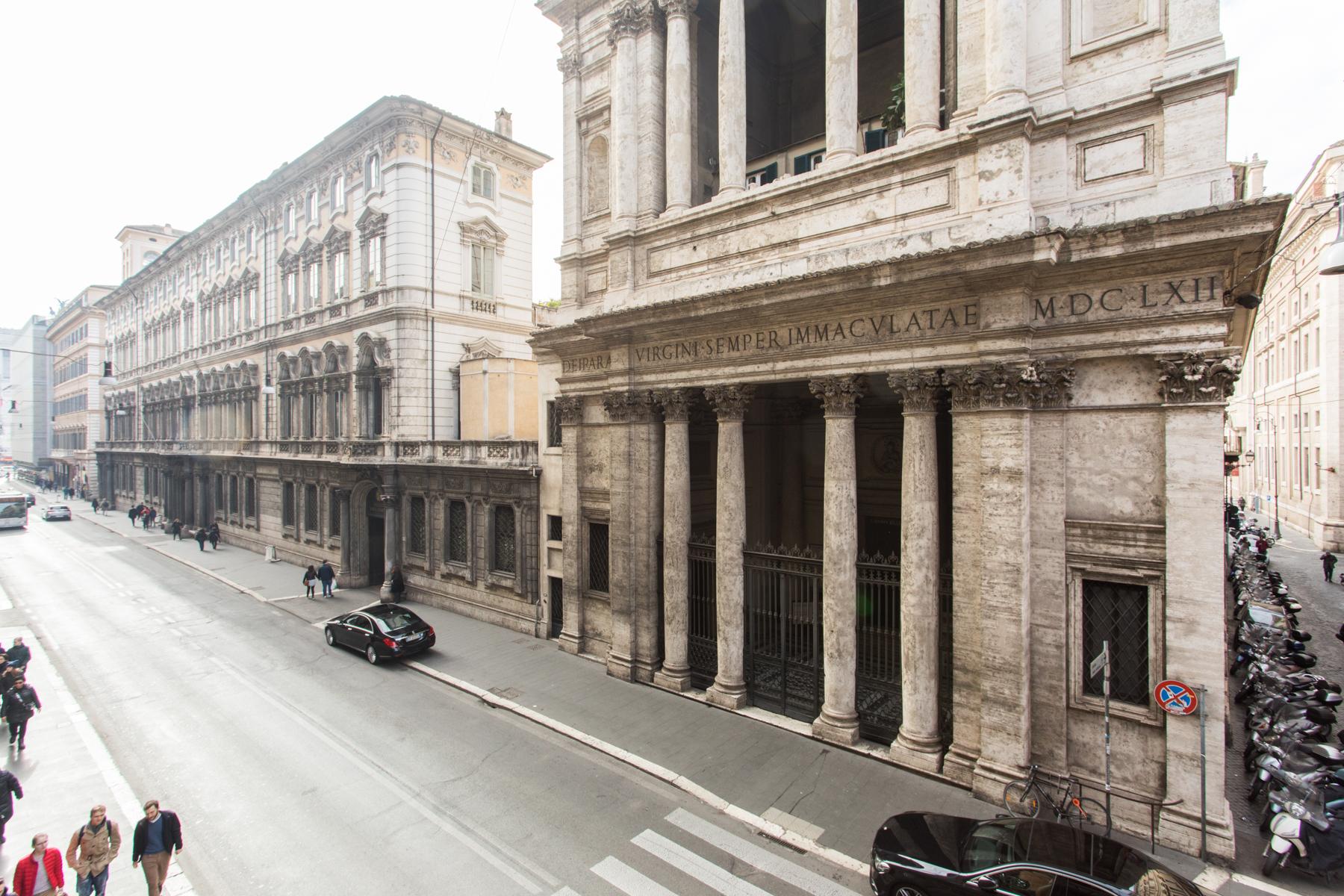 Prestigious Office in Via del Corso - 2