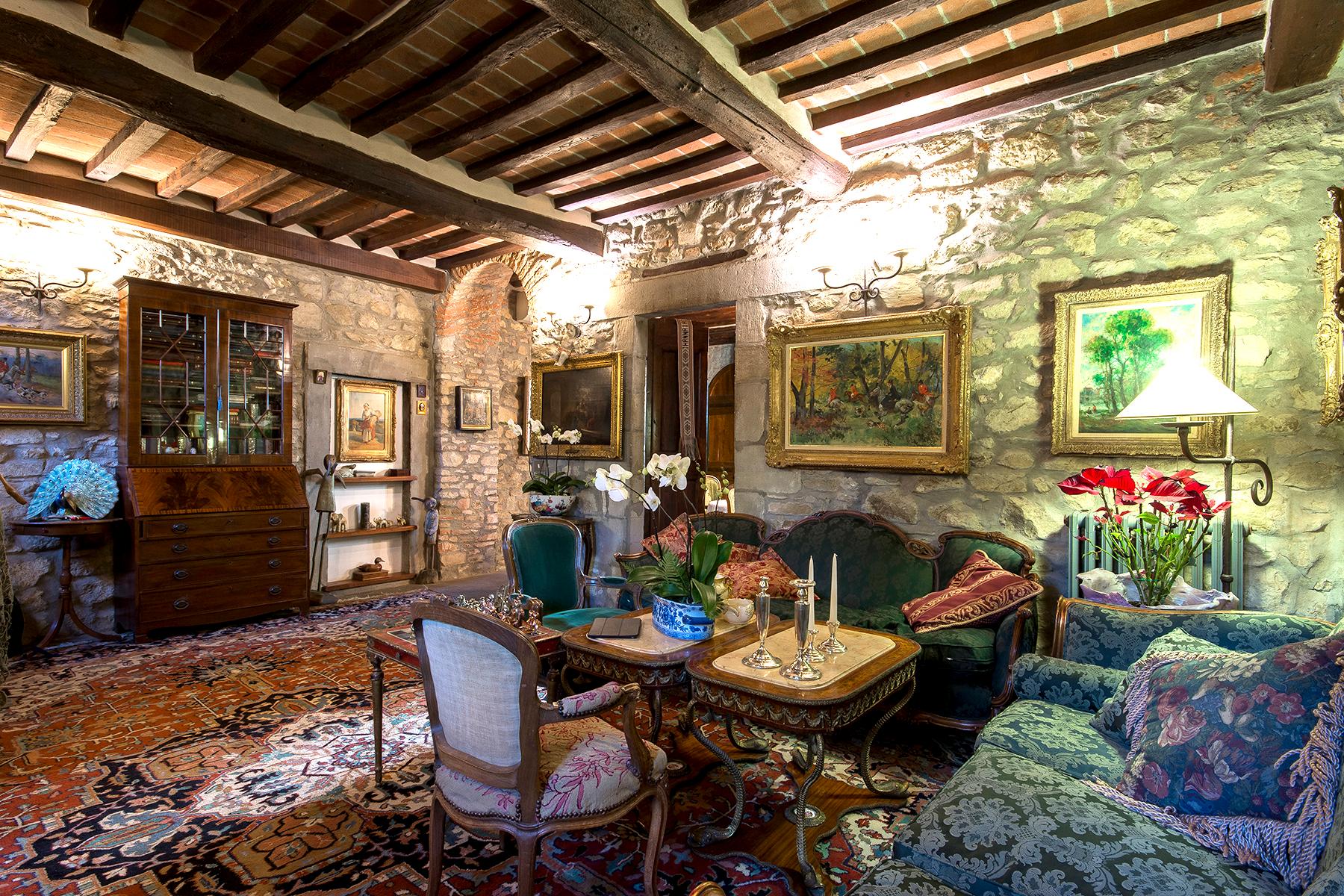 Magnificent villa with a breathtaking view in Cortona - 16