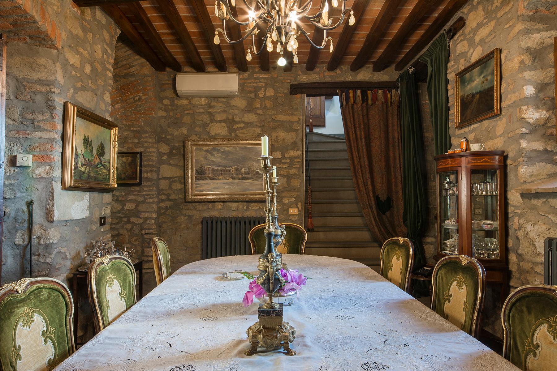 Magnificent villa with a breathtaking view in Cortona - 3