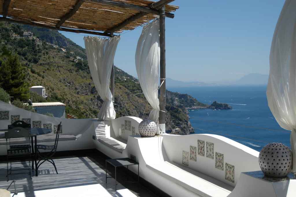 Beautiful property overlooking the sea in Praiano Freestanding House