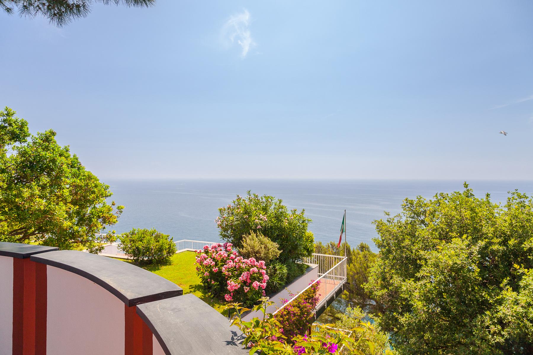 Дизайнерская вилла с потрясающим видом на море в Аренцано в 40 минутах от Генуи, Италия - 11