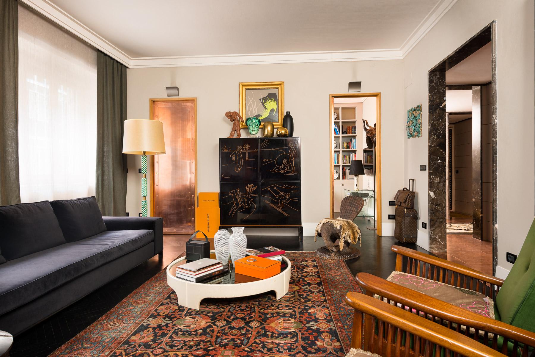 Eclectic apartment in the elegant historical center of Turin - 2