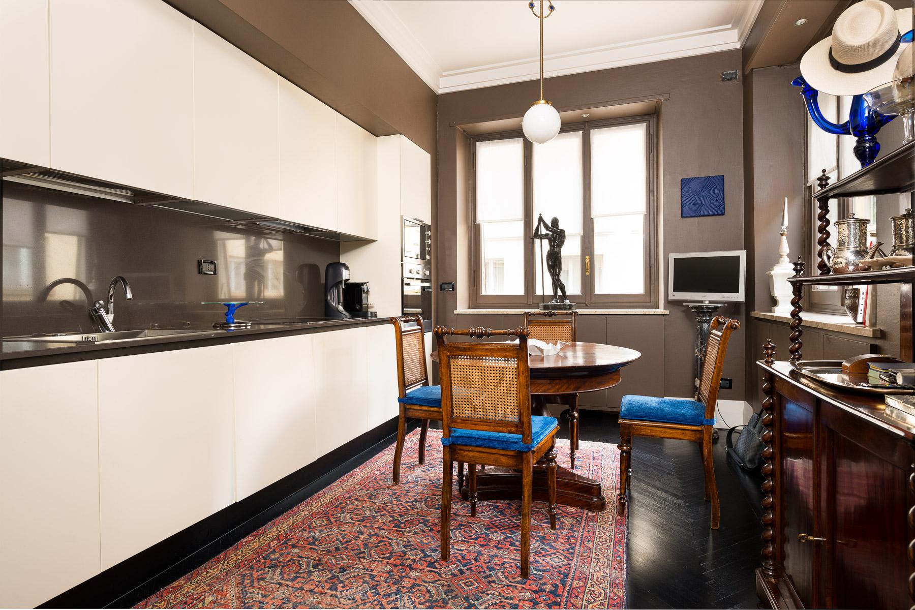 Eclectic apartment in the elegant historical center of Turin - 4