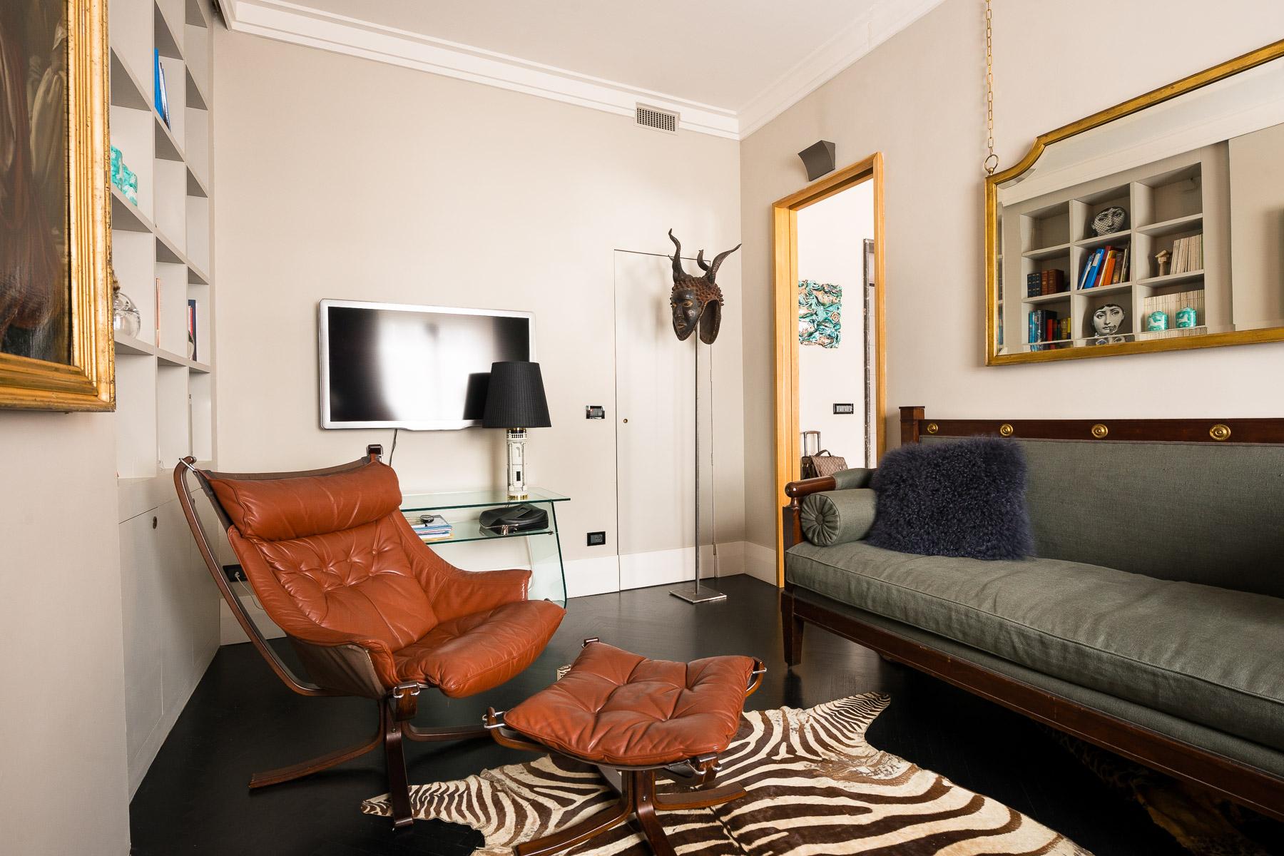 Eclectic apartment in the elegant historical center of Turin - 14
